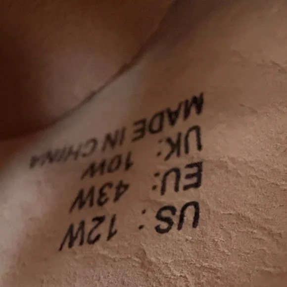 Amazon Essentials Women's Tan Leopard Flats - Picture 3 of 4